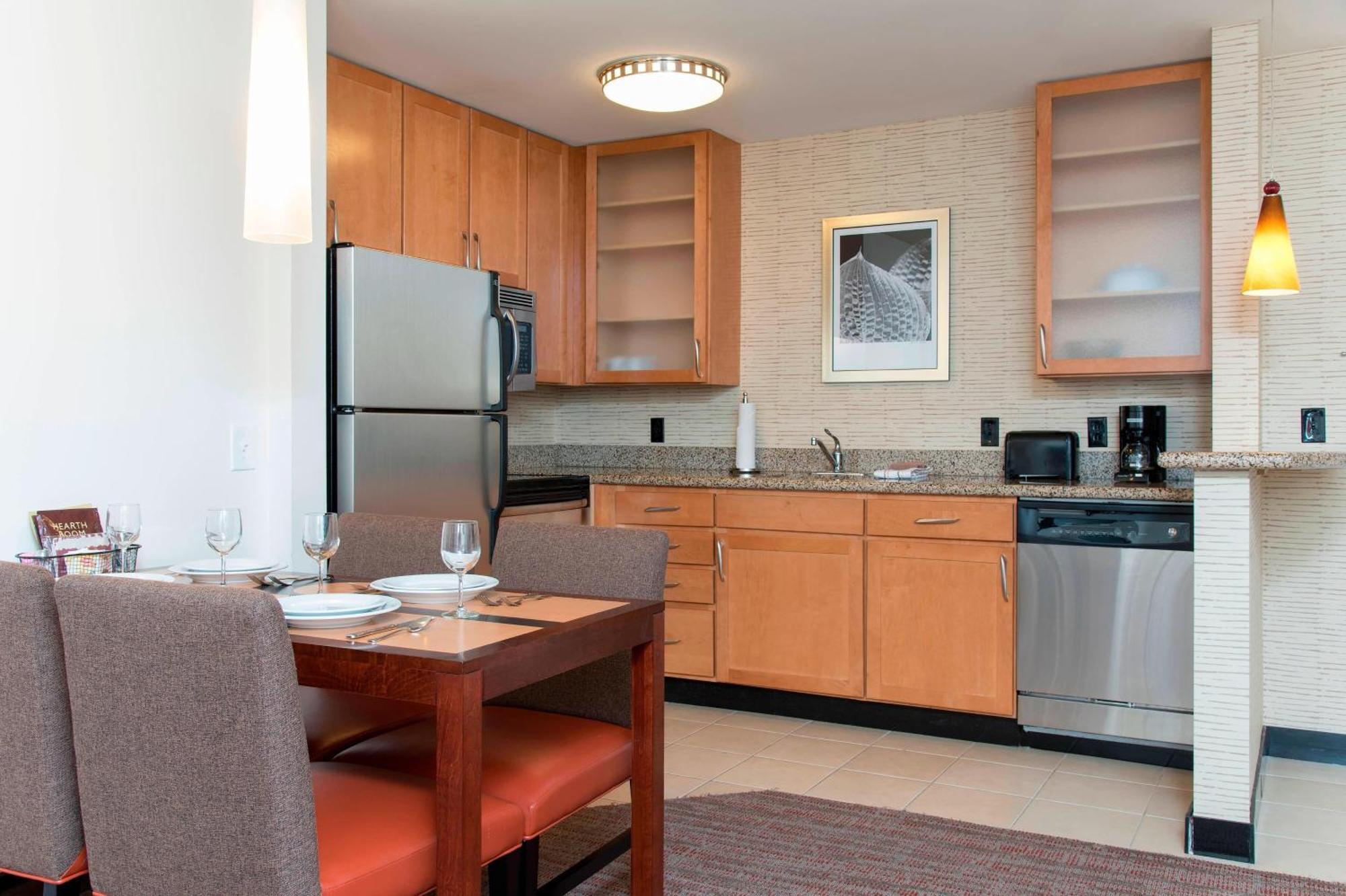 Residence Inn Moline Quad Cities Экстерьер фото